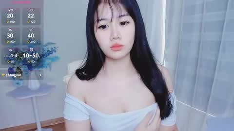 crystal_lea online show from October 2025 01:28:01 AM