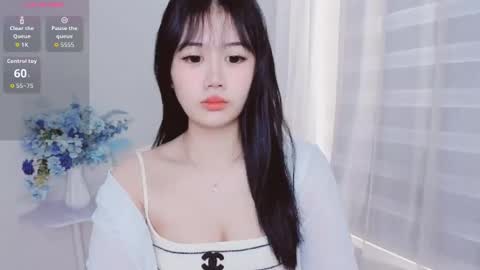 crystal_lea online show from October 2025 01:17:01 AM