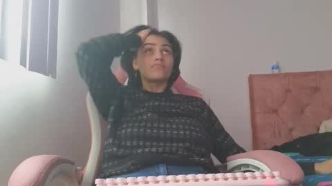 Crystal Blaze online show from October 2025 03:58:01 PM