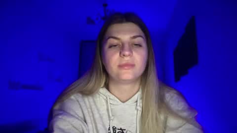 crystalblush01 online show from April 2026 06:39:01 PM