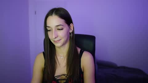 Snapshot of crystalbrunette18 chatting on May 2026 07:44:02 PM Crystalbrunette18 online show from May 2026 07:44:02 PM