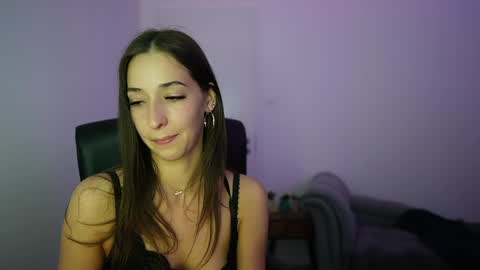 Snapshot of crystalbrunette18 chatting on May 2026 06:16:02 PM Crystalbrunette18 online show from May 2026 06:16:02 PM
