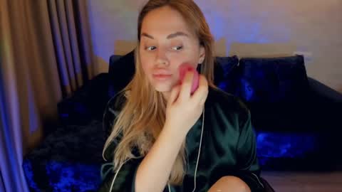 Snapshot of crystalemily chatting on January 2025 08:11:02 PM crystalemily online show from January 2025 08:11:02 PM