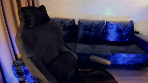 Snapshot of crystalemily chatting on February 2025 08:14:02 PM crystalemily online show from February 2025 08:14:02 PM