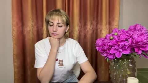 Snapshot of crystalfever_ chatting on June 2026 08:03:01 PM Mary online show from June 2026 08:03:01 PM