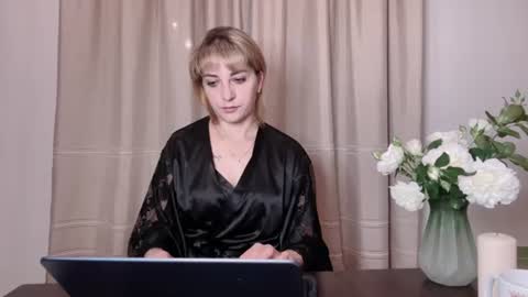 Snapshot of crystalfever_ chatting on June 2026 08:00:01 PM Mary online show from June 2026 08:00:01 PM