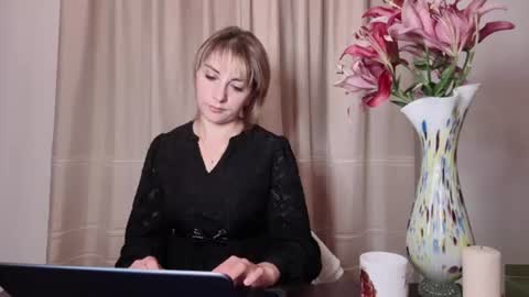 Snapshot of crystalfever_ chatting on July 2026 08:22:01 PM Mary online show from July 2026 08:22:01 PM