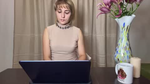 Snapshot of crystalfever_ chatting on July 2026 08:00:02 PM Mary online show from July 2026 08:00:02 PM