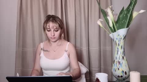 Snapshot of crystalfever_ chatting on July 2026 07:50:01 PM Mary online show from July 2026 07:50:01 PM