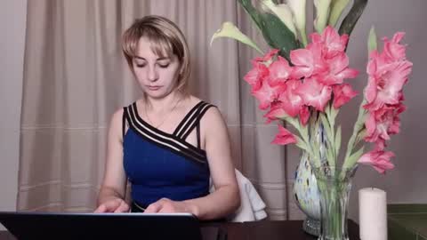 Snapshot of crystalfever_ chatting on July 2026 08:44:01 PM Mary online show from July 2026 08:44:01 PM