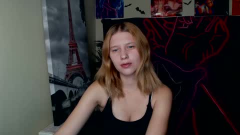 Stella online show from October 2025 06:52:01 PM