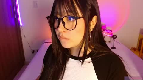 Olivia  online show from May 2026 01:10:02 AM