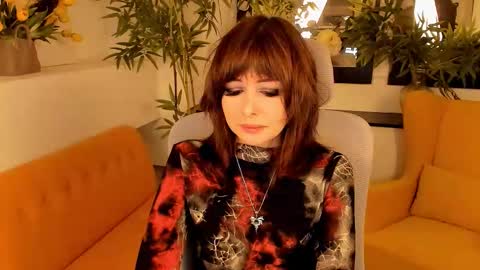 crystallbloom online show from September 2025 01:40:01 AM