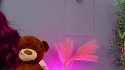 crystallred online show from April 2026 05:08:02 AM