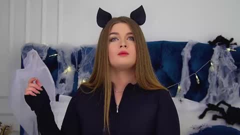 Crystal online show from October 2025 06:03:02 PM