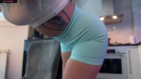 Snapshot of crystalnova_ chatting on April 2026 11:34:01 AM Kristina online show from April 2026 11:34:01 AM