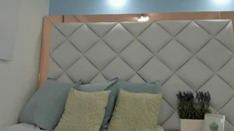 Crystal online show from April 2026 10:26:02 PM