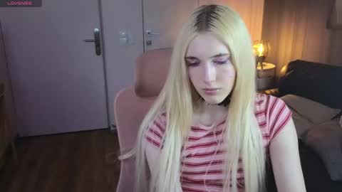 crystaltempt_ online show from April 2026 03:29:01 PM