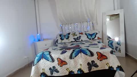 Cristal  online show from February 2025 01:20:01 AM