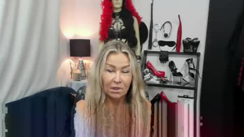 CrystalHotty online show from September 2025 04:16:01 AM