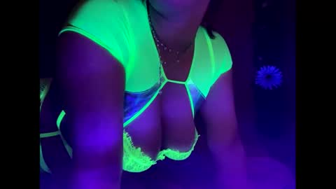 Snapshot of crystalyn777 chatting on October 2025 02:01:02 AM crystalyn777 online show from October 2025 02:01:02 AM