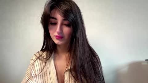 Snapshot of crystlepipkins chatting on May 2026 08:00:02 AM Diana online show from May 2026 08:00:02 AM