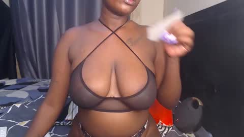 Snapshot of cum_central chatting on February 2025 06:24:01 PM cum_central online show from February 2025 06:24:01 PM