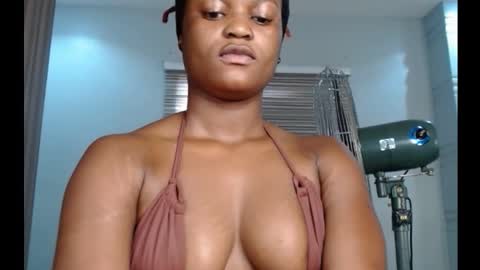Snapshot of cum_ebony_petitxx chatting on September 2025 07:41:01 AM cath online show from September 2025 07:41:01 AM