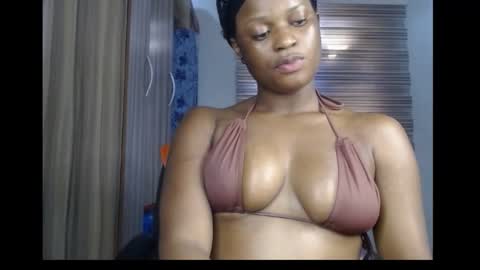 Snapshot of cum_ebony_petitxx chatting on October 2025 08:06:01 AM cath online show from October 2025 08:06:01 AM