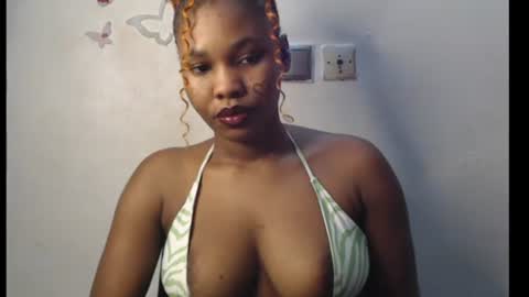 Snapshot of cum_ebony_xxxpetit chatting on June 2026 01:19:02 AM Teeha online show from June 2026 01:19:02 AM