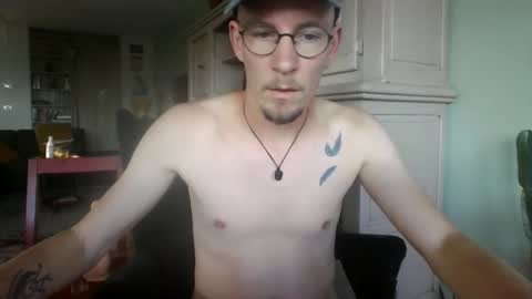 Snapshot of cum_swallow_bi chatting on May 2026 05:34:02 PM cum_swallow_bi online show from May 2026 05:34:02 PM