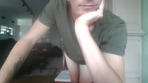 Snapshot of cum_swallow_bi chatting on May 2026 03:08:01 PM cum_swallow_bi online show from May 2026 03:08:01 PM