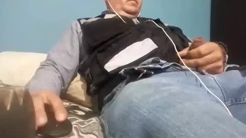 Snapshot of cumbian_chero chatting on September 2025 06:08:01 PM cumbian_chero online show from September 2025 06:08:01 PM