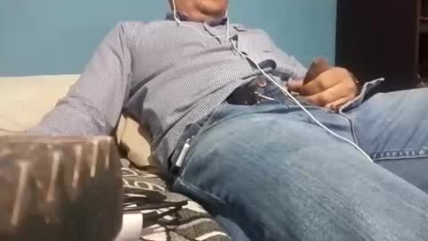 Snapshot of cumbian_chero chatting on October 2025 09:24:01 PM cumbian_chero online show from October 2025 09:24:01 PM