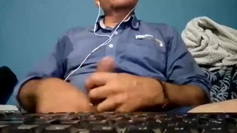 Snapshot of cumbian_chero chatting on May 2026 04:19:01 AM cumbian_chero online show from May 2026 04:19:01 AM