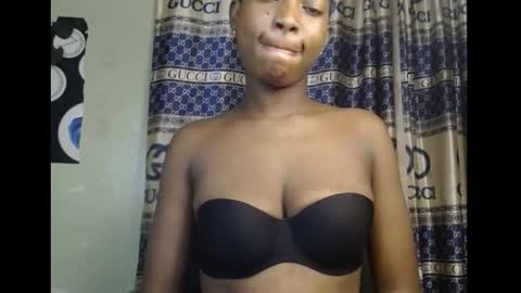 Snapshot of cumebony_petit chatting on October 2025 09:12:02 PM cumebony_petit online show from October 2025 09:12:02 PM