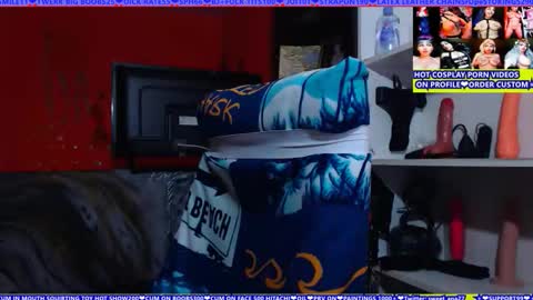 cuminmenowbby online show from April 2026 06:31:02 PM