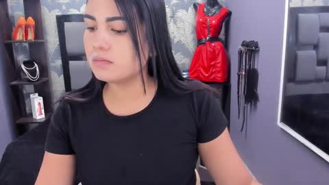 Snapshot of cumming_tiffani chatting on September 2025 12:18:01 PM cumming tiffani online show from September 2025 12:18:01 PM