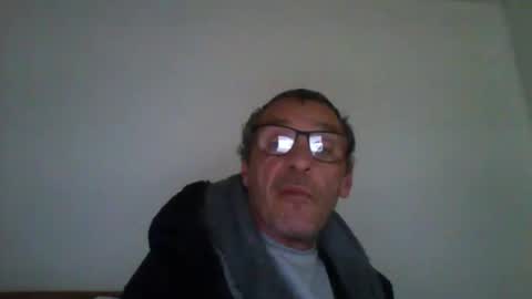 Snapshot of cumseeme002 chatting on April 2026 03:27:02 PM Alan online show from April 2026 03:27:02 PM