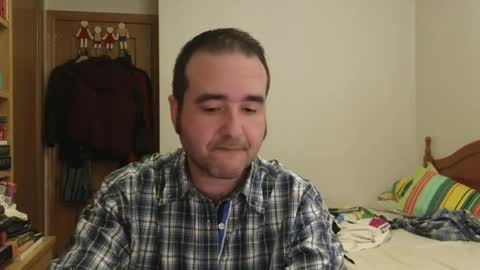 curiosillo1983 online show from April 2026 09:38:01 PM