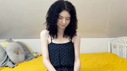 Snapshot of curlixiee chatting on July 2026 11:44:01 PM Kira online show from July 2026 11:44:01 PM