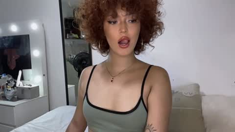 Snapshot of curls_emma chatting on January 2025 03:24:02 AM Emma online show from January 2025 03:24:02 AM