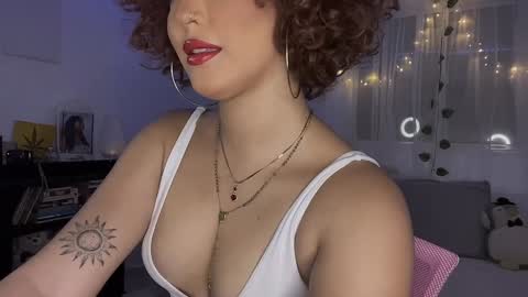 Snapshot of curls_emma chatting on January 2025 11:45:02 PM Emma online show from January 2025 11:45:02 PM