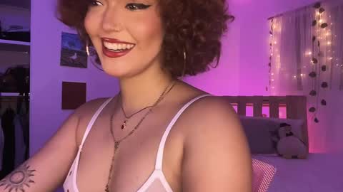 Snapshot of curls_emma chatting on March 2025 11:06:01 PM Emma online show from March 2025 11:06:01 PM