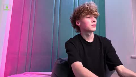 Snapshot of curlytwinkboy chatting on September 2025 08:42:02 PM KEVIN online show from September 2025 08:42:02 PM