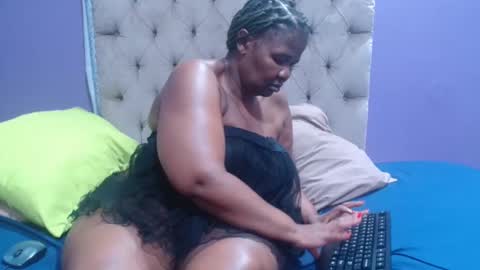 curveychubbyzoe online show from December 2025 07:07:02 PM