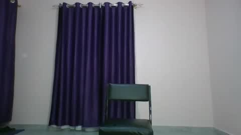 Essie online show from February 2025 02:02:01 PM