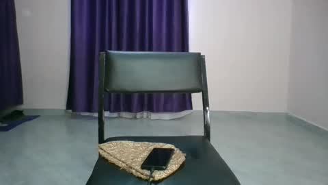 Essie online show from February 2025 01:53:02 PM