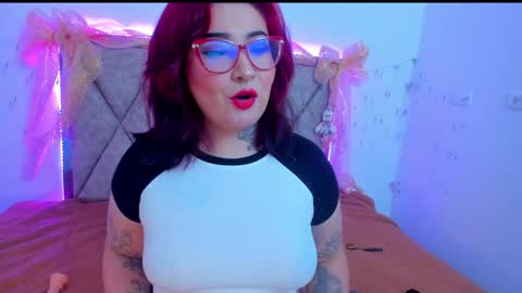 Snapshot of curvybaddie chatting on December 2024 09:43:02 PM A online show from December 2024 09:43:02 PM