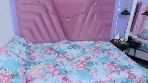 curvybrunnete online show from December 2025 12:43:01 PM